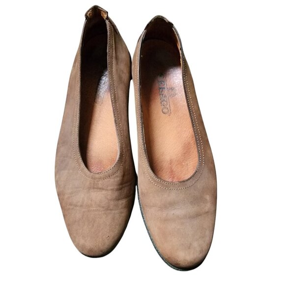 Sebago Shoes - Sebago Shoes Womens Size 6 Tan Suede Comfort Wedge Flats